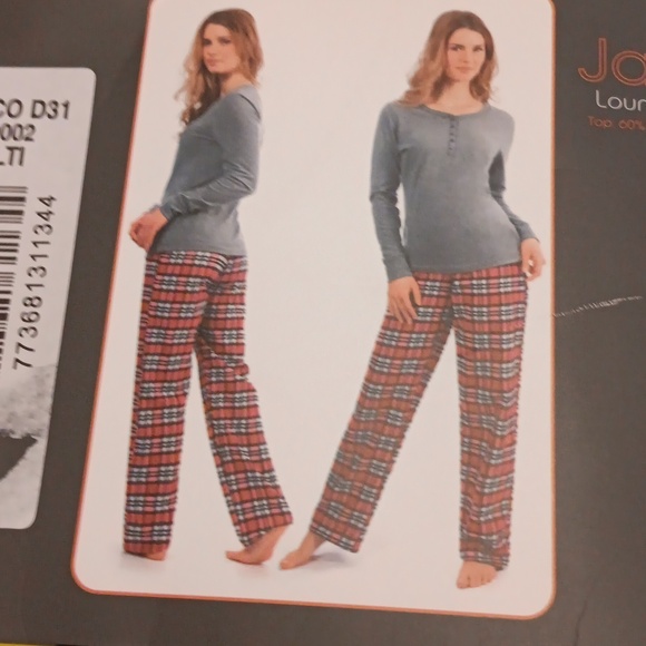 Pyjama set - Picture 4 of 5